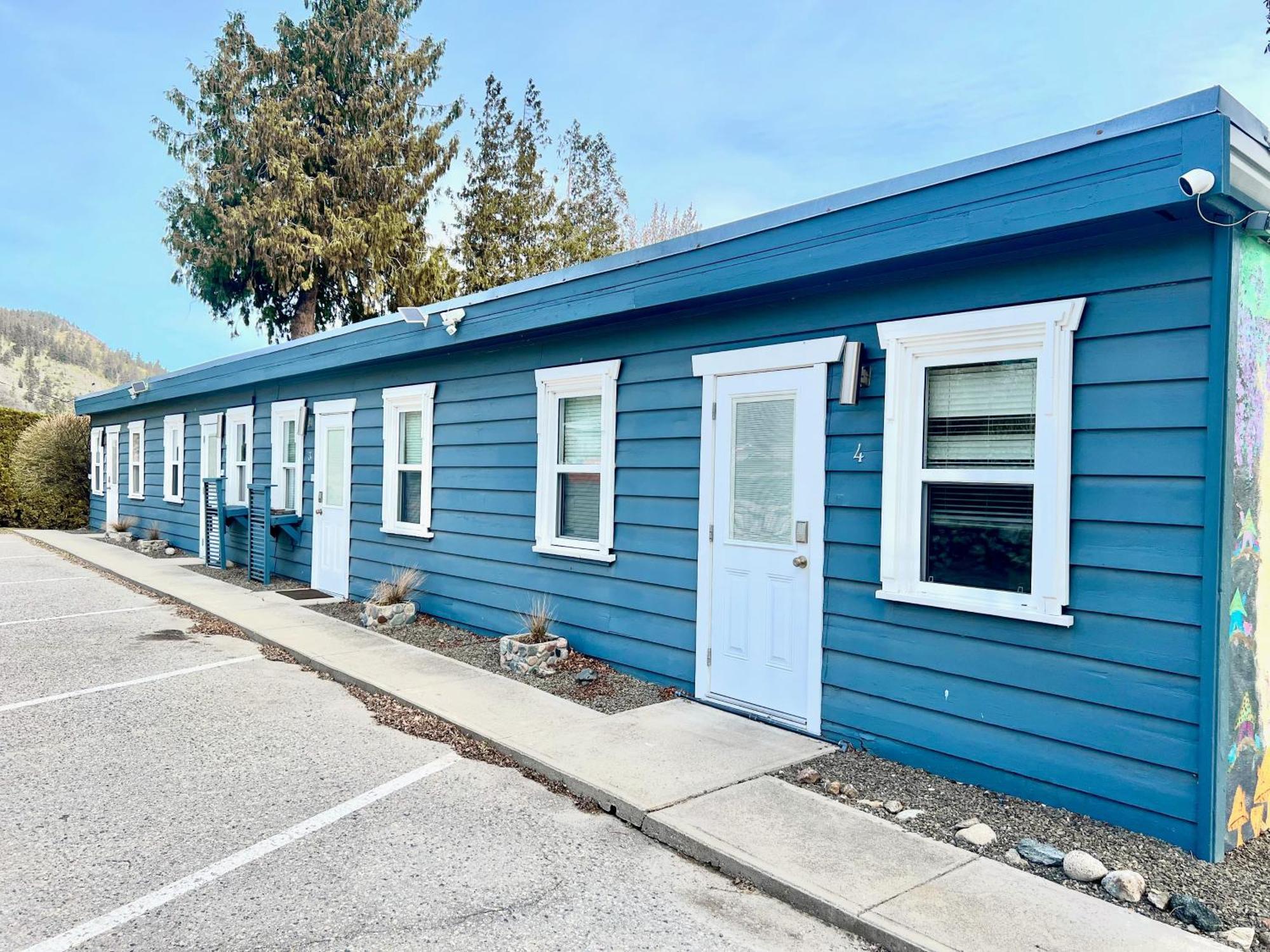 Peachland Beach Resort Экстерьер фото