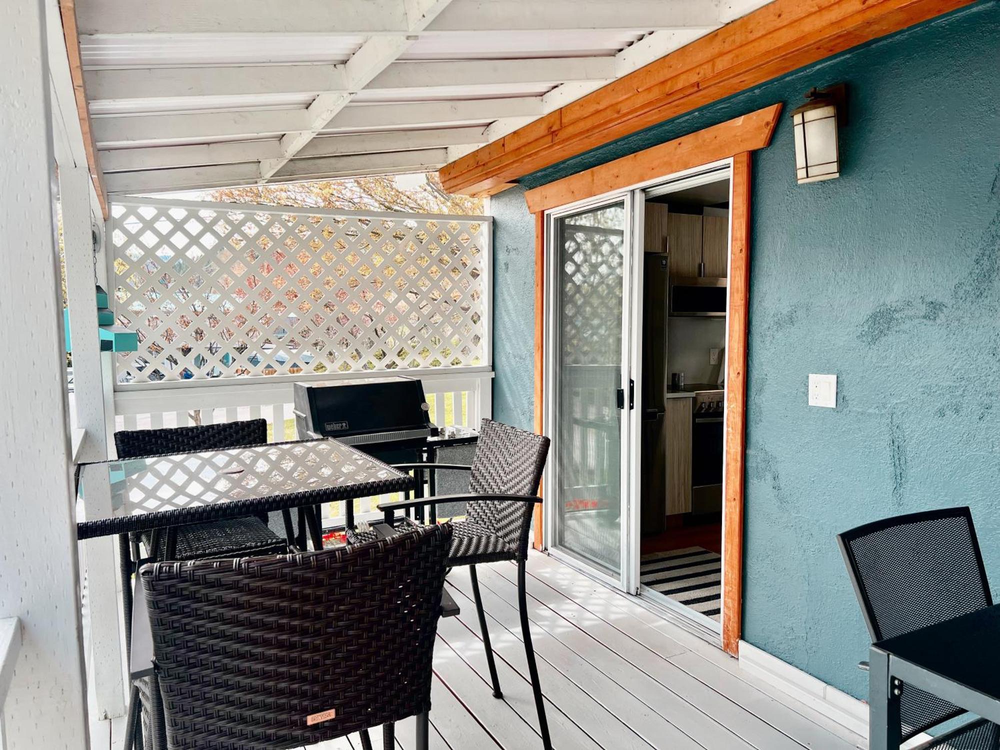 Peachland Beach Resort Экстерьер фото