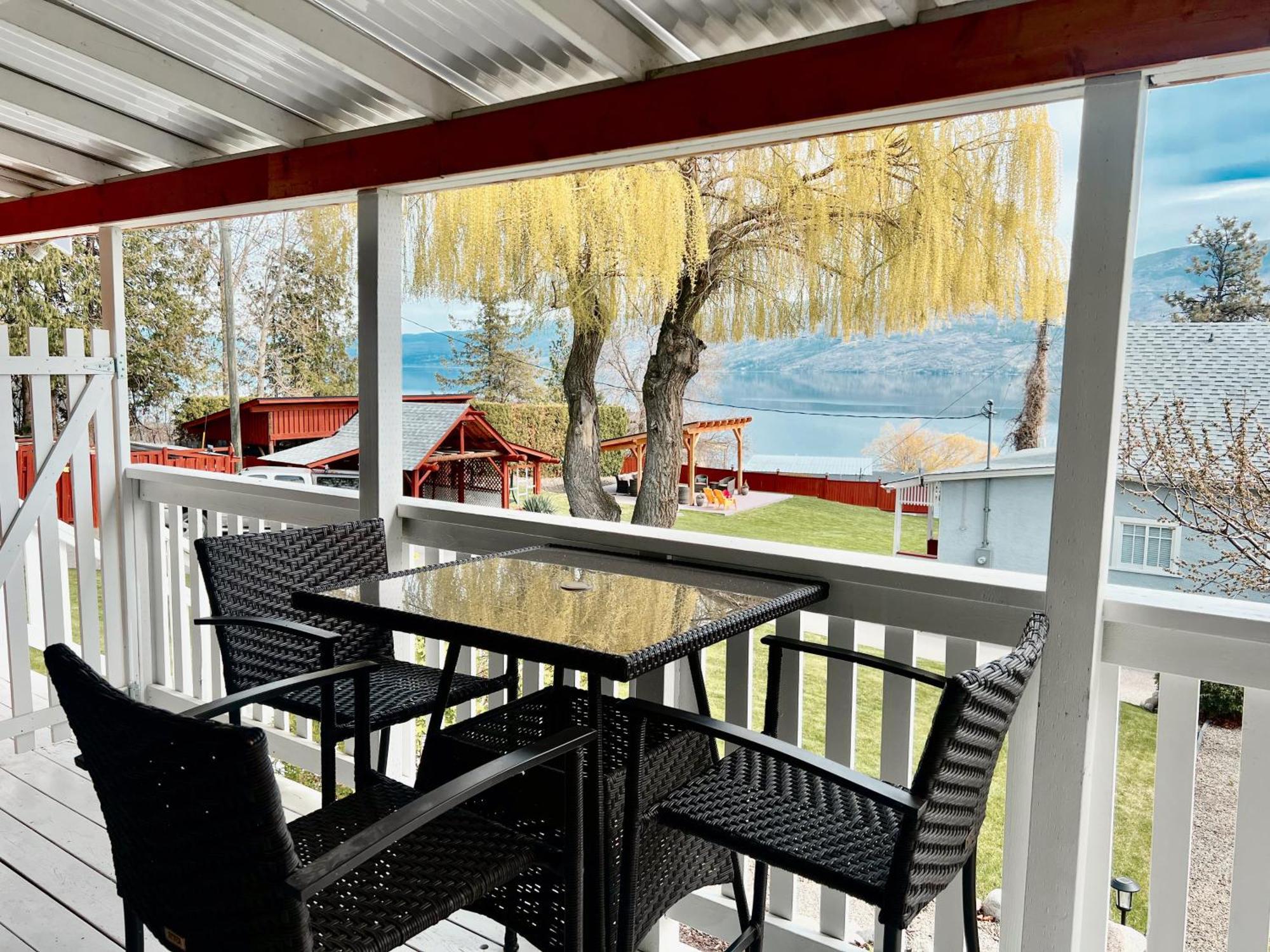 Peachland Beach Resort Экстерьер фото