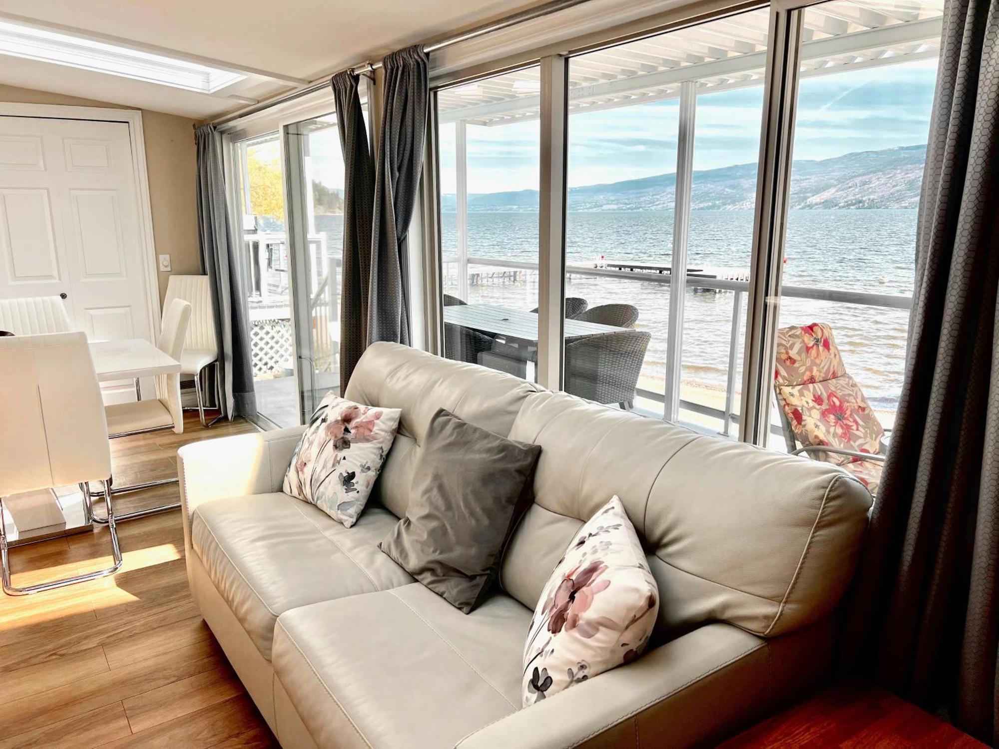 Peachland Beach Resort Экстерьер фото