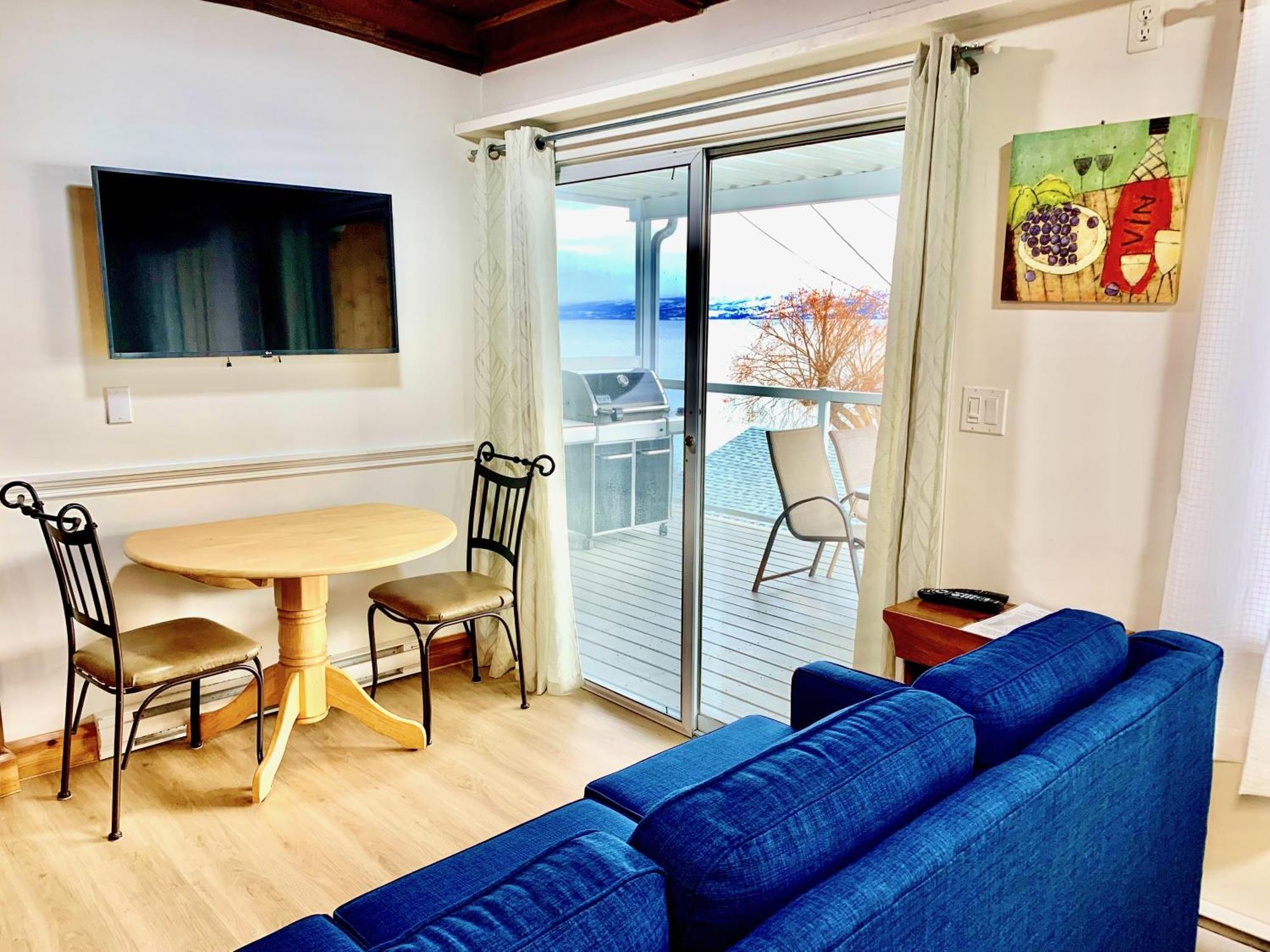 Peachland Beach Resort Экстерьер фото