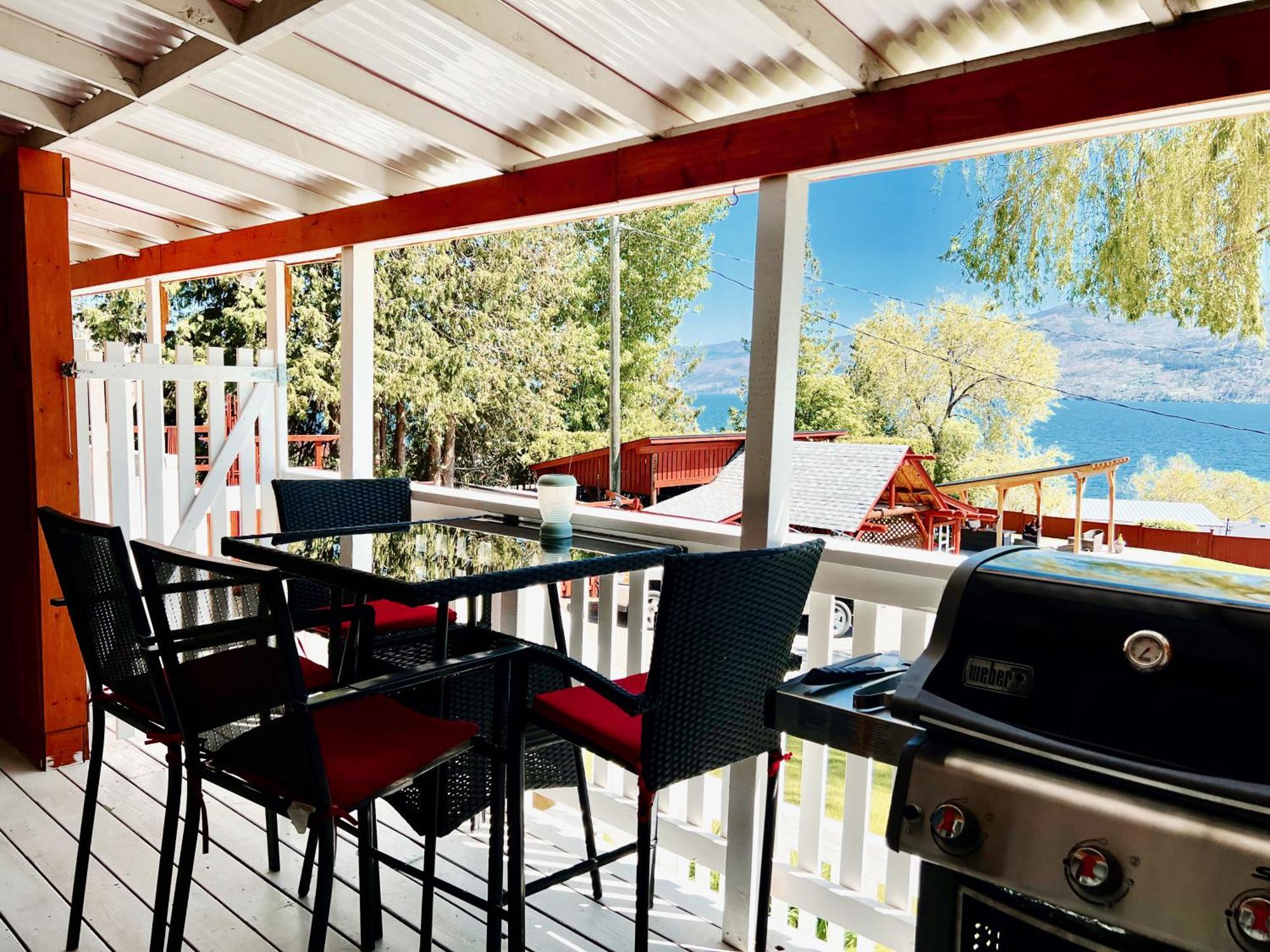 Peachland Beach Resort Экстерьер фото