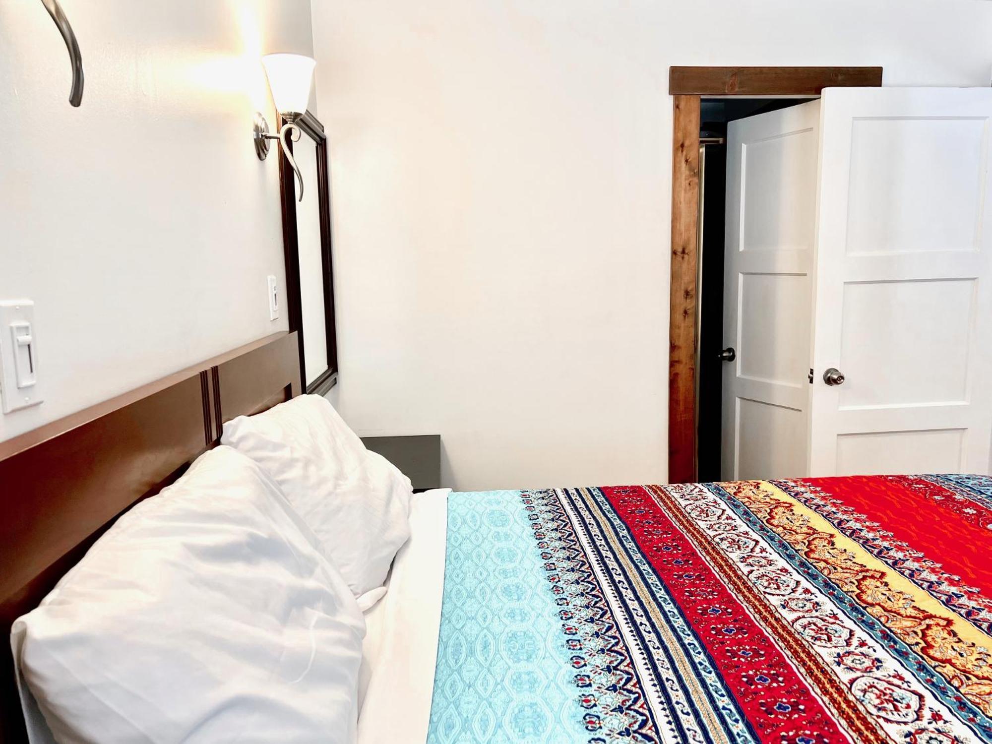 Peachland Beach Resort Экстерьер фото