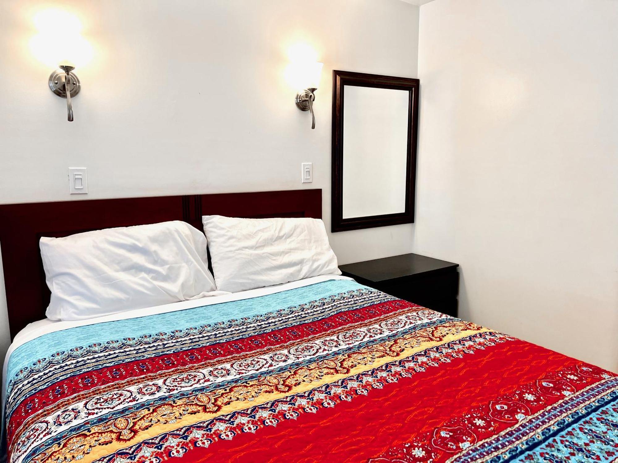 Peachland Beach Resort Экстерьер фото