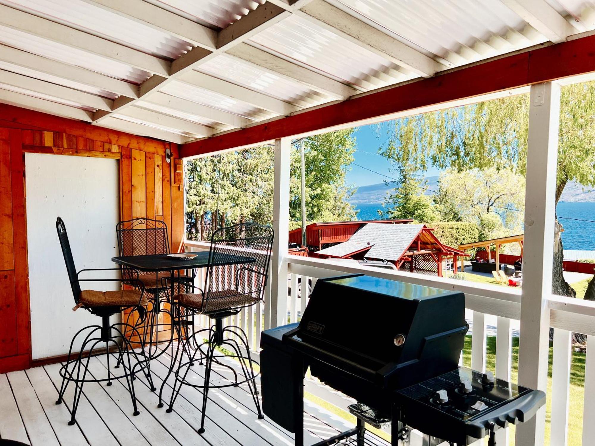 Peachland Beach Resort Экстерьер фото