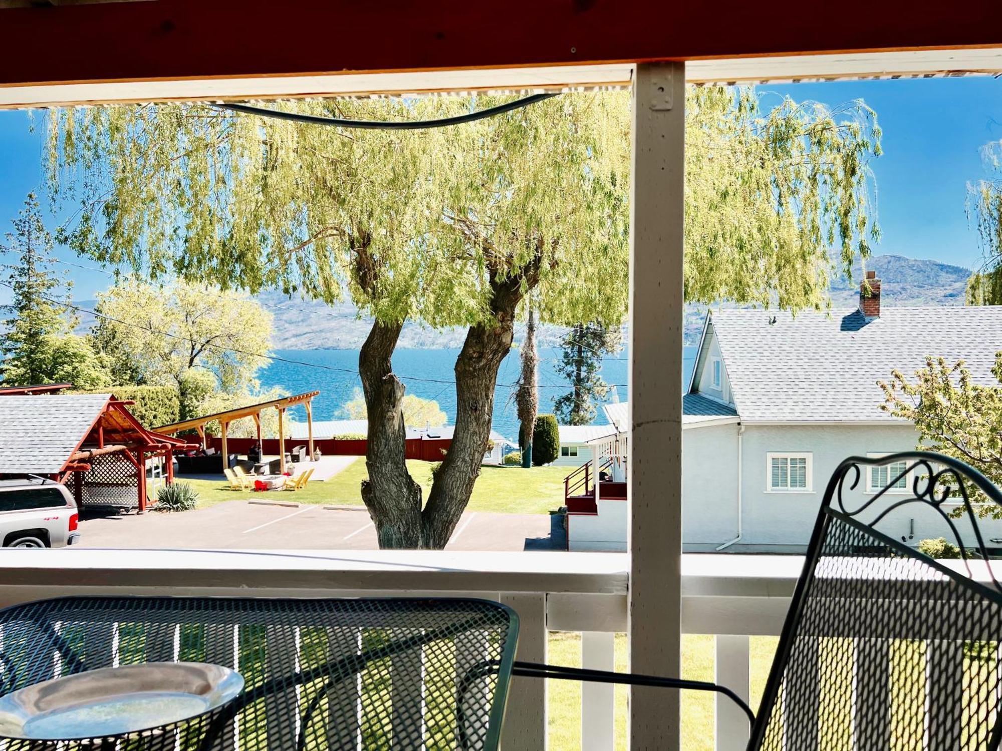 Peachland Beach Resort Экстерьер фото