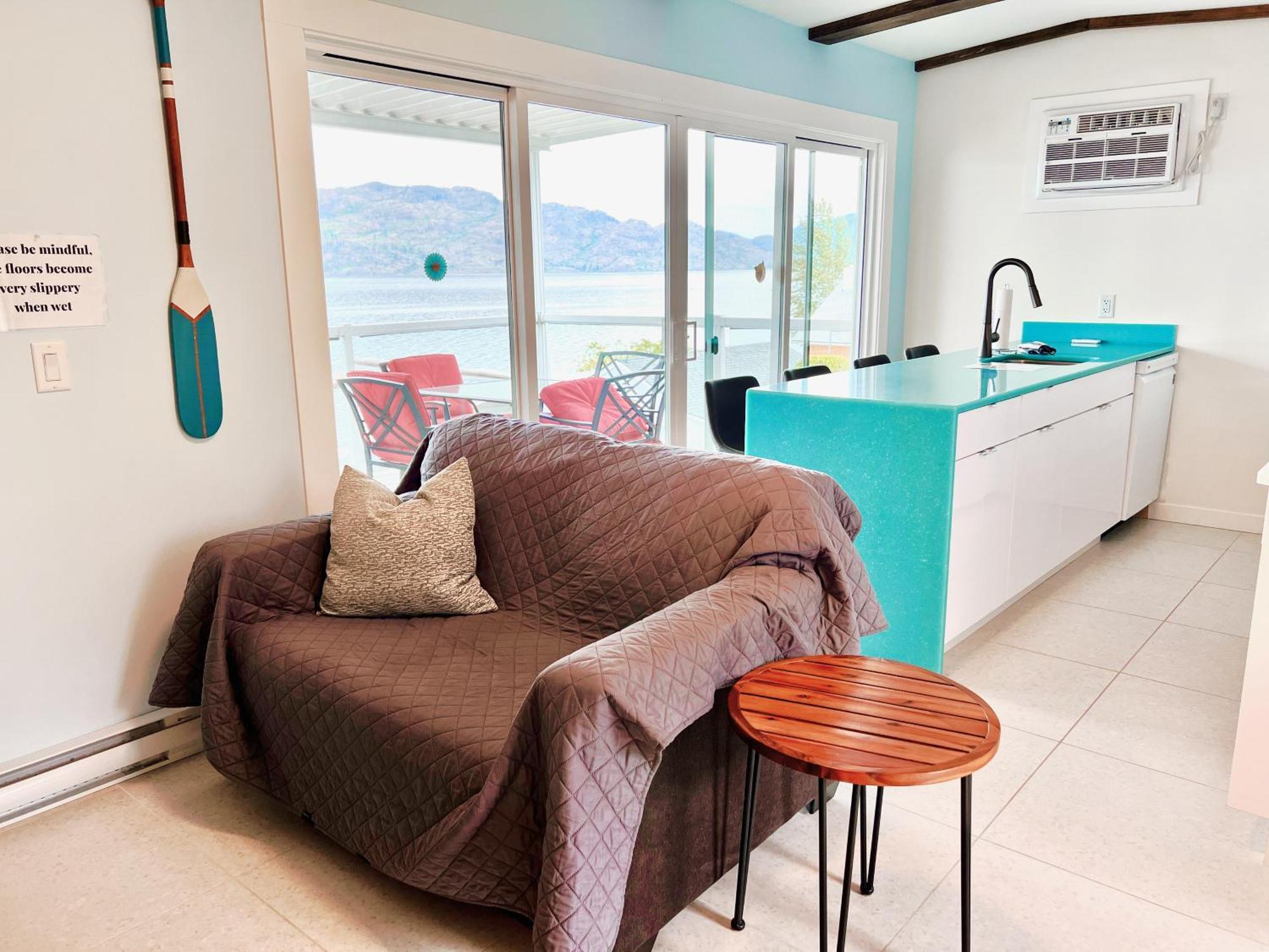 Peachland Beach Resort Экстерьер фото